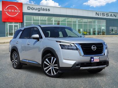 Used 2024 Nissan Pathfinder Platinum