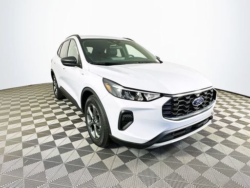 Certified 2025 Ford Escape ST-Line w/ Equipment Group 301A FWD image 4