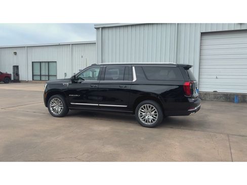 New 2026 GMC Yukon XL Denali w/ Sun & Power Step Package AWD/4WD image 6