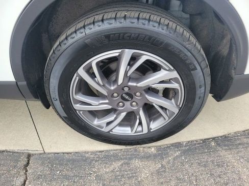 Certified 2024 Lincoln Corsair Premiere image 15