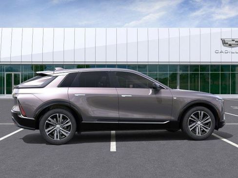 New 2025 Cadillac Lyriq Luxury image 29