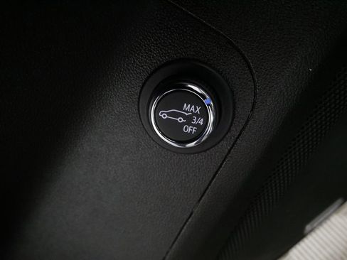 Used 2023 GMC Acadia Denali w/ Denali Ultimate Package image 17