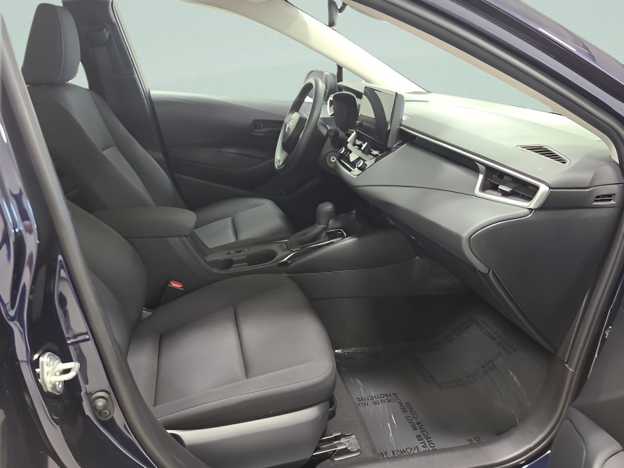 Used 2024 Toyota Corolla LE FWD image 11