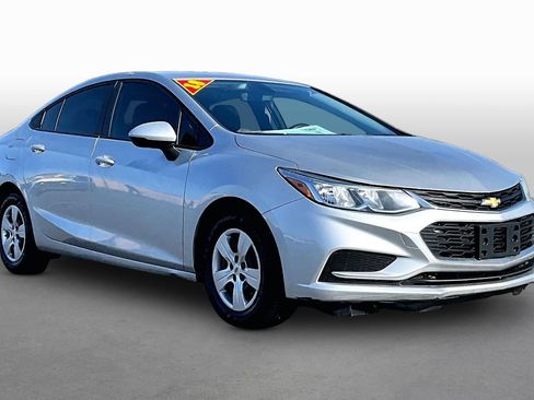 Used 2018 Chevrolet Cruze LS FWD image 10