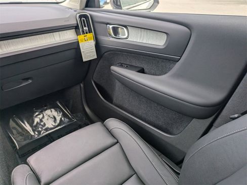 New 2025 Volvo XC40 B5 Plus w/ Protection Package Premier image 18