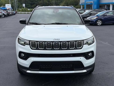 Used 2025 Jeep Compass Limited AWD/4WD image 6