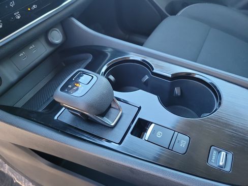 Certified 2025 Nissan Rogue S FWD image 23