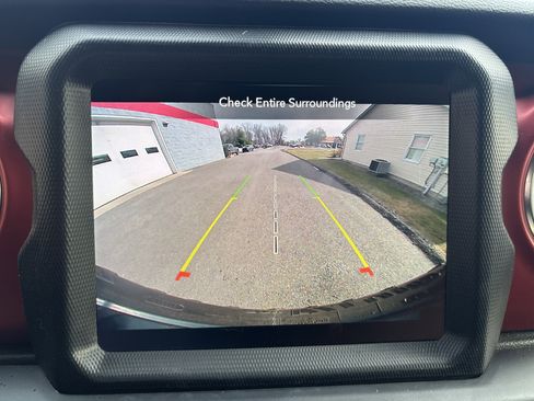 Used 2022 Jeep Wrangler Unlimited Rubicon w/ Cold Weather Group image 27