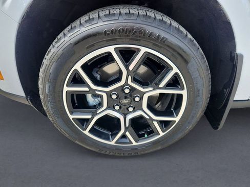 Used 2025 Ford Maverick Lariat w/ 4K Tow Package AWD/4WD image 7