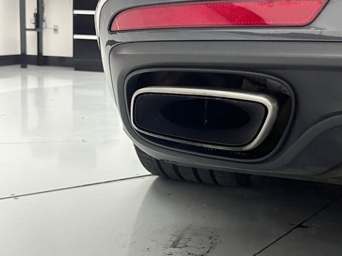 Used 2019 Porsche Panamera 4 image 36