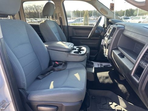 Used 2018 RAM 2500 Tradesman w/ Chrome Appearance Group image 17