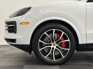 Used 2024 Porsche Cayenne S video 4