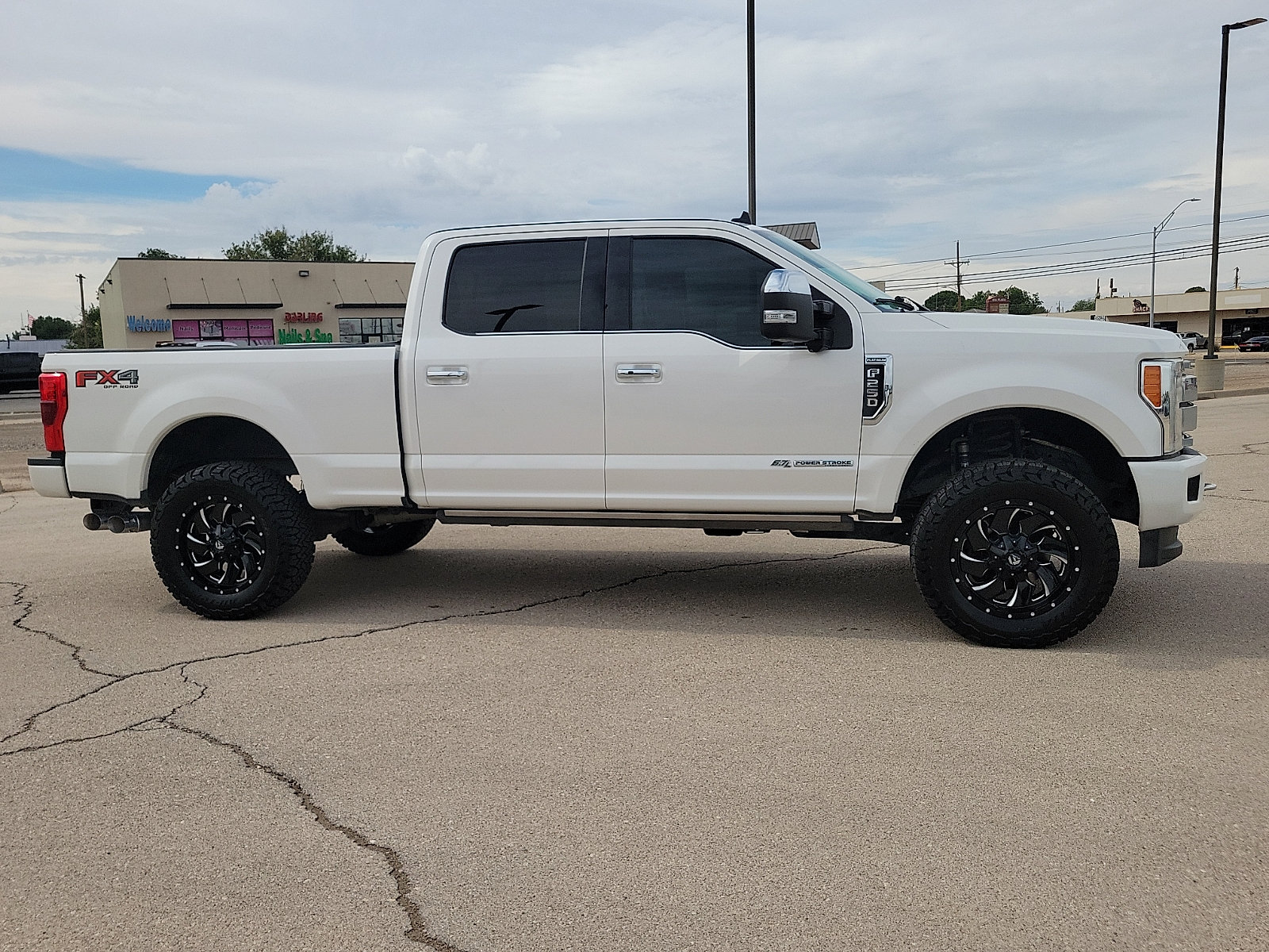 Used 2019 Ford F250 Platinum w/ Platinum Ultimate Package AWD/4WD image 5