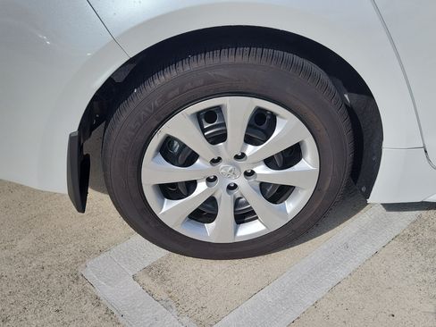 Used 2026 Toyota Corolla LE FWD image 8