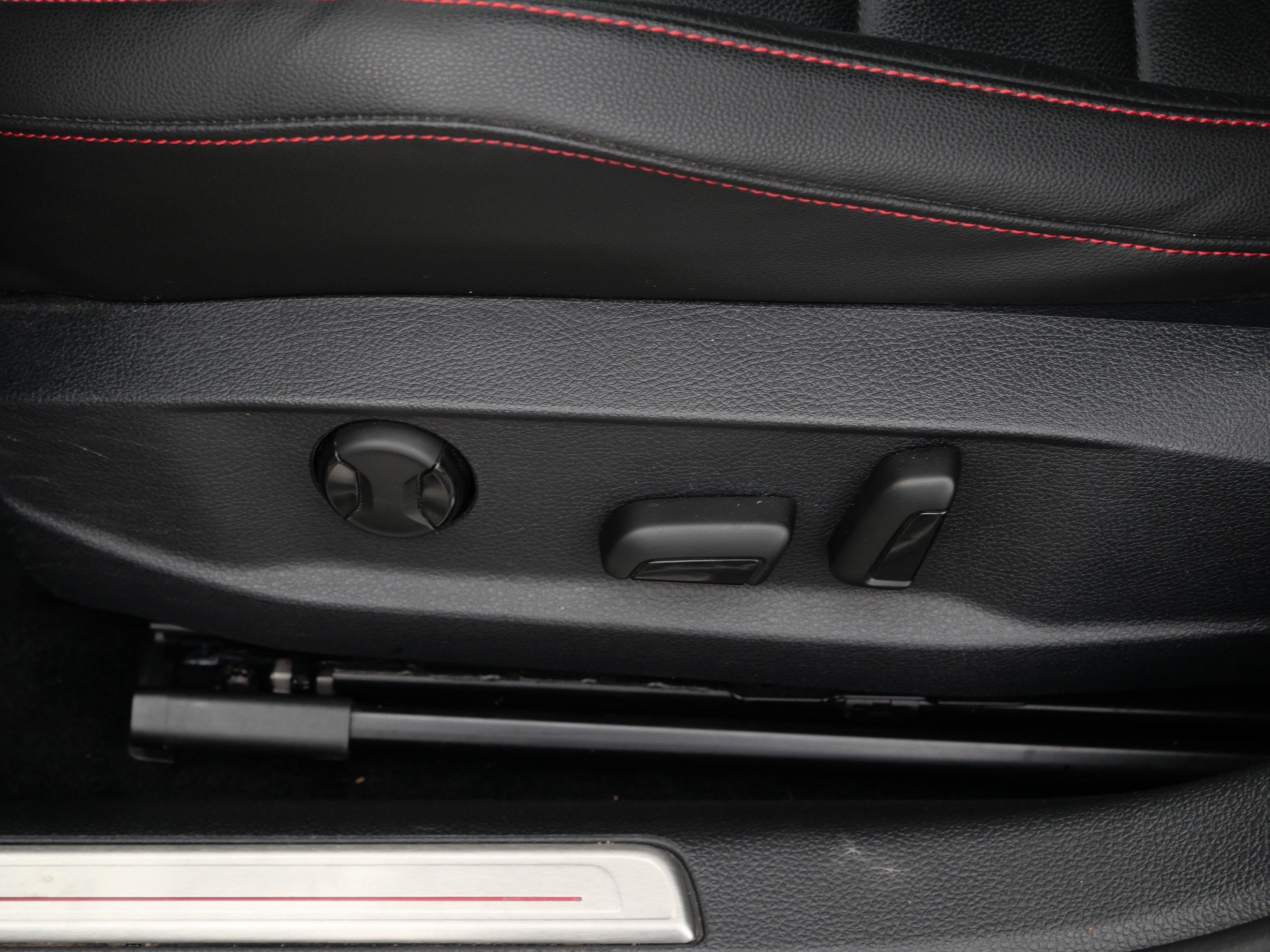 Certified 2021 Volkswagen GTI Autobahn FWD image 20