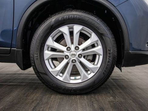 Used 2016 Nissan Rogue SV image 42