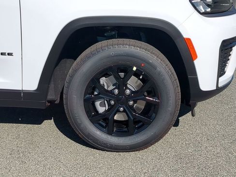 New 2026 Jeep Grand Cherokee Altitude AWD/4WD image 11