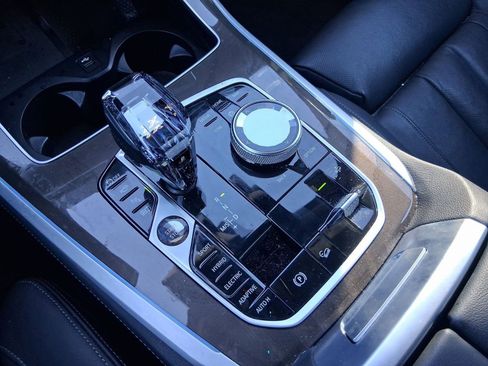 Certified 2022 BMW X5 xDrive45e w/ Executive Package image 17