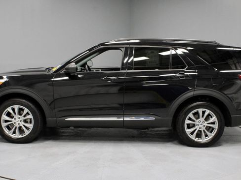 Certified 2023 Ford Explorer XLT w/ Equipment Group 202A AWD/4WD image 10