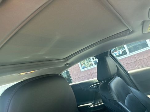Used 2016 Chevrolet Malibu LT w/ Leather Package FWD image 13