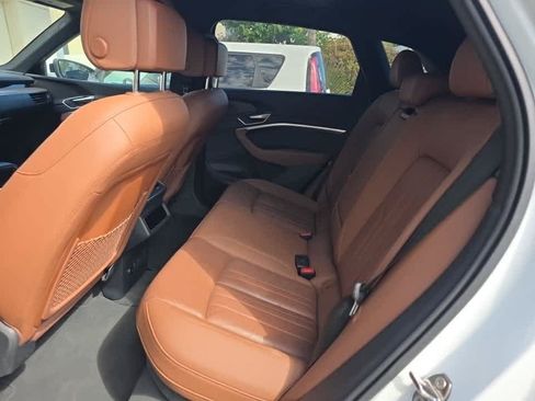 Used 2024 Audi Q8 e-tron Premium Plus w/ Premium Plus Package AWD/4WD image 11