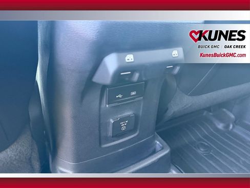 Used 2019 Jeep Wrangler Unlimited Sahara w/ Dual Top Group AWD/4WD image 37