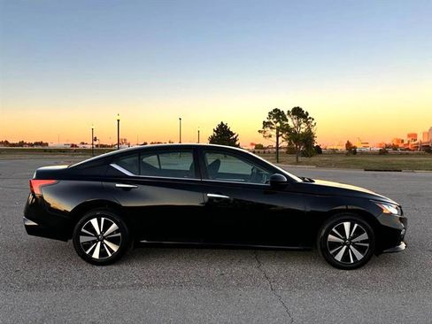 Used 2021 Nissan Altima 2.5 SV image 6