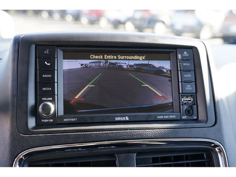 Used 2018 Dodge Grand Caravan SE w/ UConnect Hands-Free Group image 26