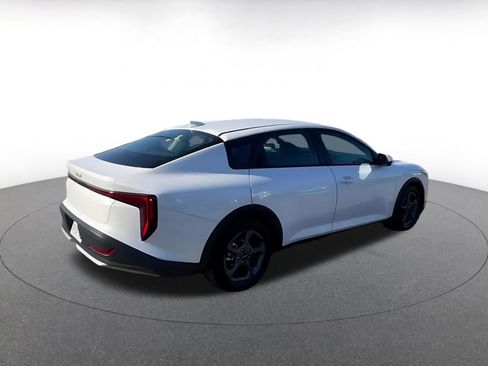 Used 2025 Kia K4 LXS image 14
