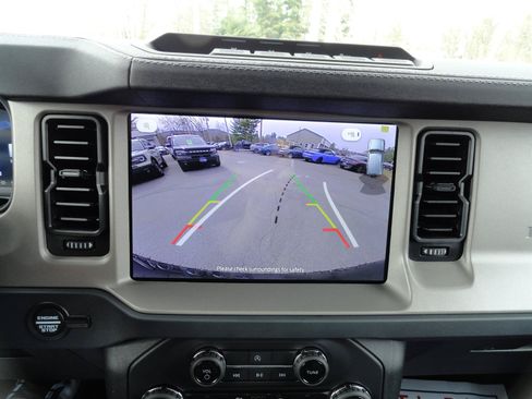 Used 2025 Ford Bronco Outer Banks w/ Sasquatch Package AWD/4WD image 17