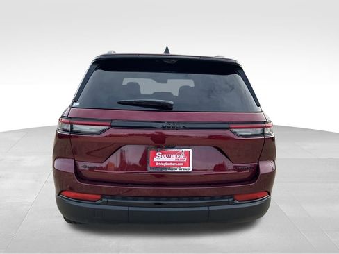 New 2025 Jeep Grand Cherokee Limited w/ Luxury Tech Group II image 4