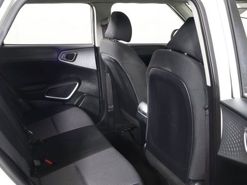 Used 2023 Kia Soul LX w/ LX Technology Package FWD image 25
