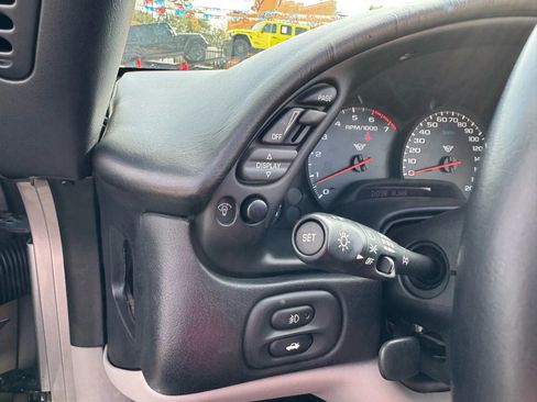 Used 2000 Chevrolet Corvette Convertible w/ Memory Pkg image 29