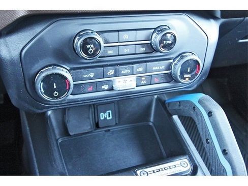 Used 2022 Ford Bronco Outer Banks image 23