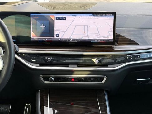 Used 2024 BMW X5 xDrive40i w/ M Sport Package image 11