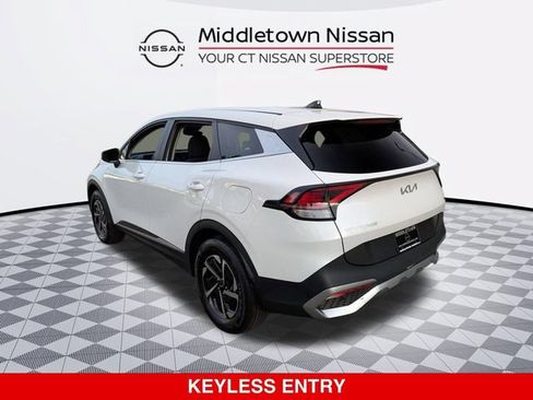 Used 2023 Kia Sportage LX AWD/4WD image 5