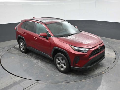 Used 2022 Toyota RAV4 XLE w/ Convenience Package AWD/4WD image 17
