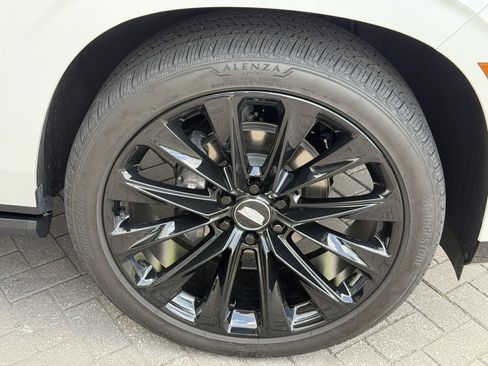 Certified 2025 Cadillac Escalade ESV Sport Platinum w/ LPO, ONYX Package AWD/4WD image 9