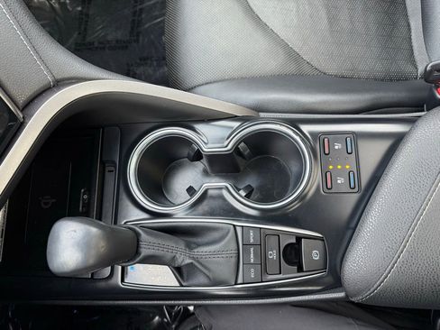 Used 2020 Toyota Camry XSE image 35