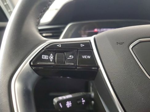 Used 2024 Audi Q8 e-tron Prestige image 24