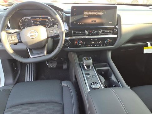 New 2026 Nissan Pathfinder SV image 9