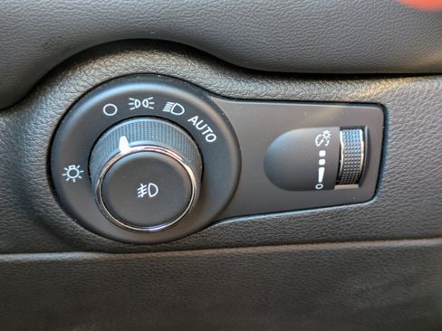 Used 2023 Dodge Durango GT image 27