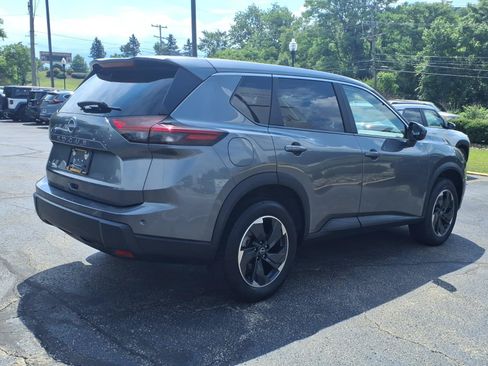 Used 2025 Nissan Rogue SV FWD image 4