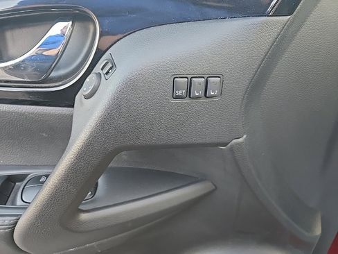 Used 2021 Nissan Rogue Sport SL w/ Premium Package image 18