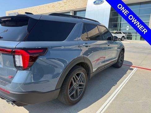 Used 2025 Ford Explorer ST w/ Sun And Sound Package image 7