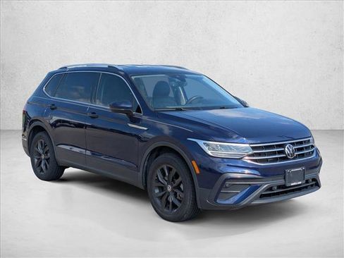 Used 2024 Volkswagen Tiguan SE image 3