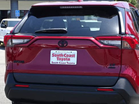 Used 2022 Toyota RAV4 LE AWD/4WD image 15