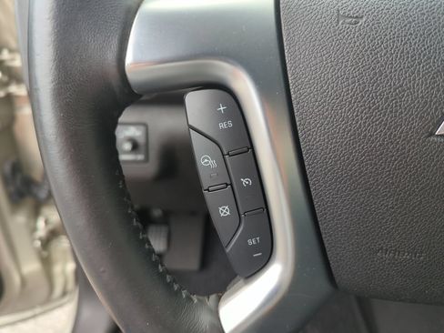 Used 2016 Chevrolet Traverse LTZ FWD image 21
