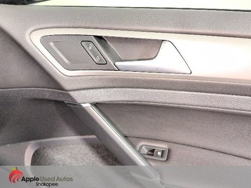 Used 2017 Volkswagen Golf SE FWD image 35