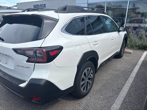 Used 2024 Subaru Outback Premium AWD/4WD image 4